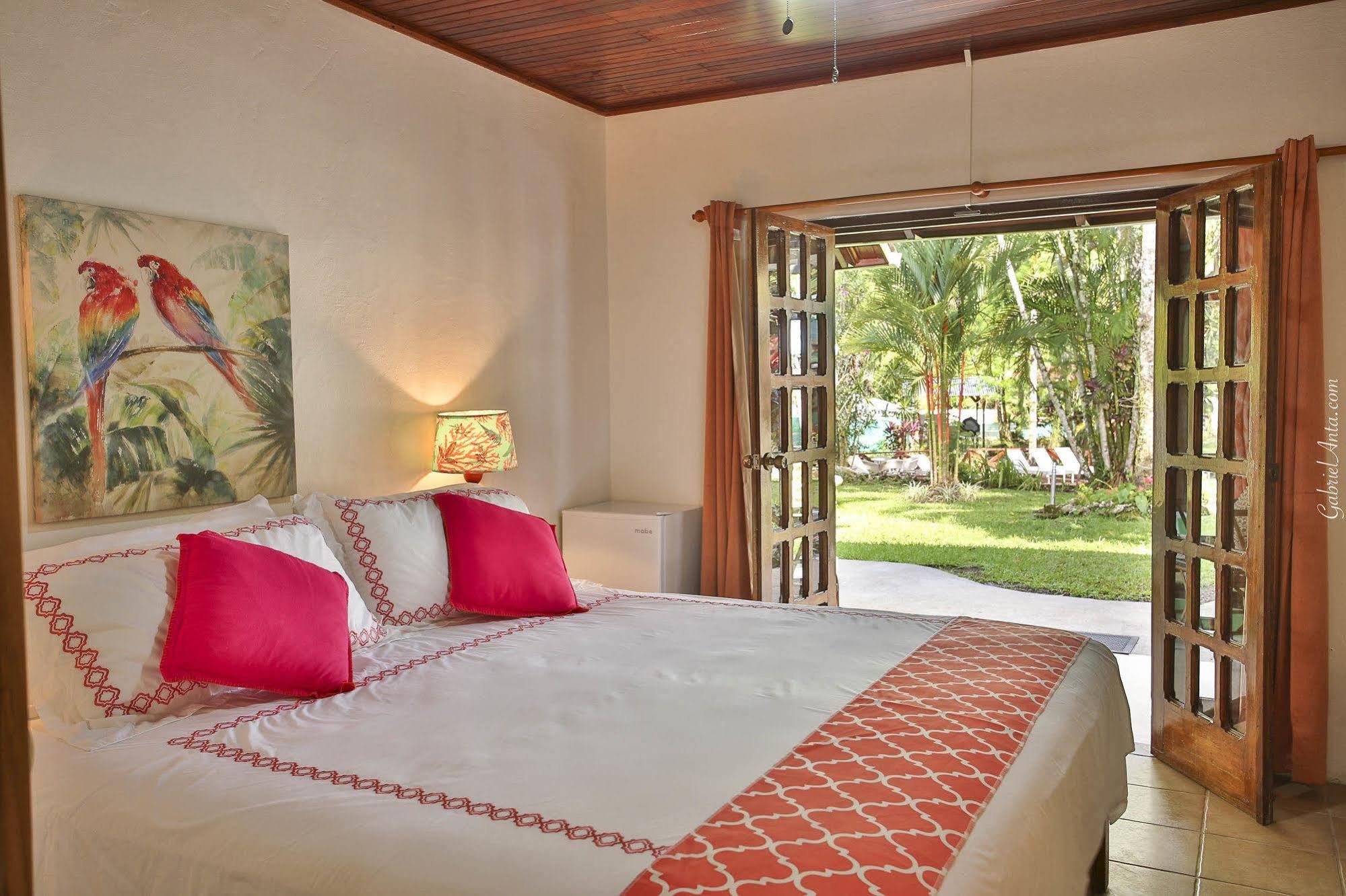 Magellan Boutique Hotel Cahuita Exterior photo